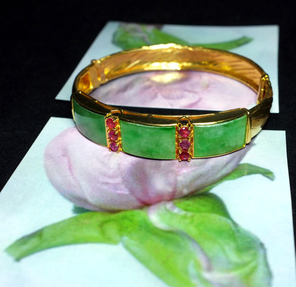 Vintage Chinese Jade Ruby Bangle Bracelet 22k