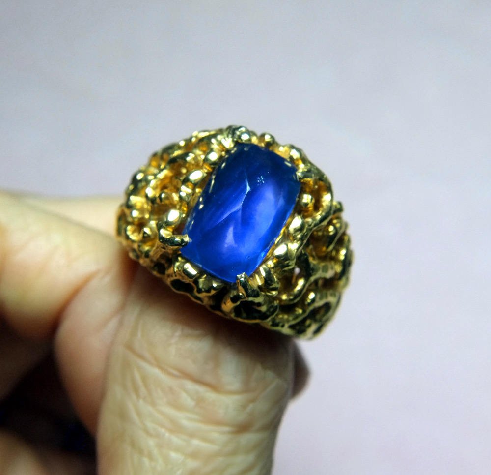 18k Sugarloaf Blue Sapphire Ring Cocktail
