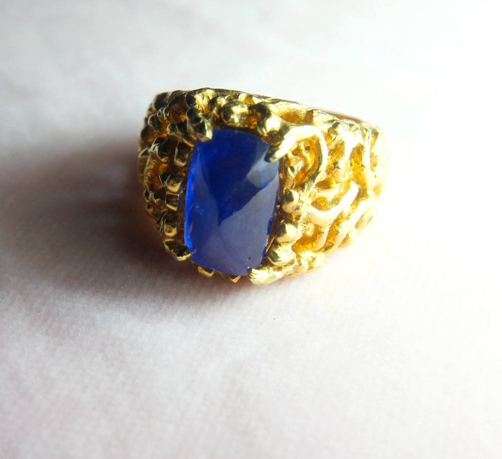 18k Sugarloaf Blue Sapphire Ring Cocktail