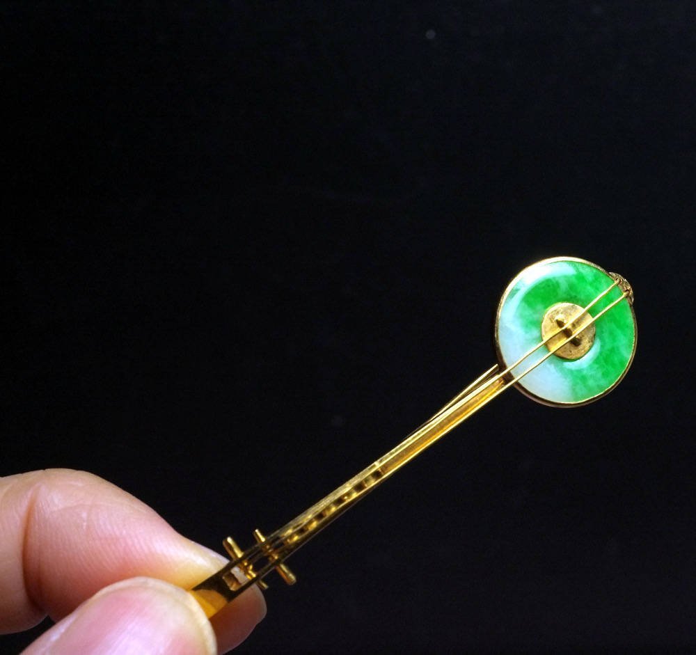 Antique Jade Donut Brooch Pin Lapel Banjo 22k