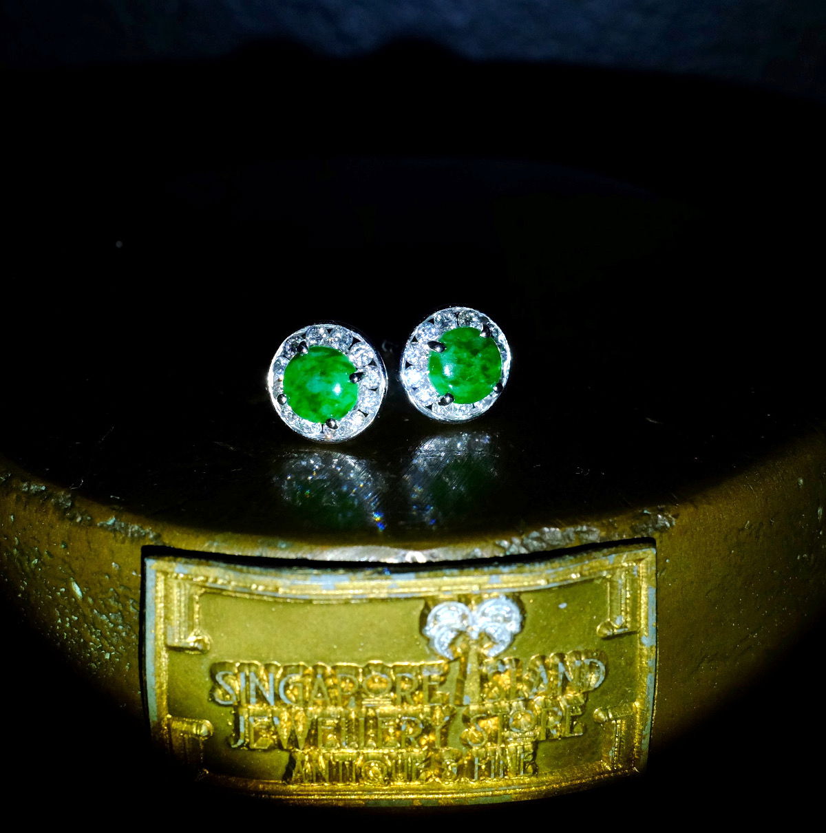 natural jade stud earrings