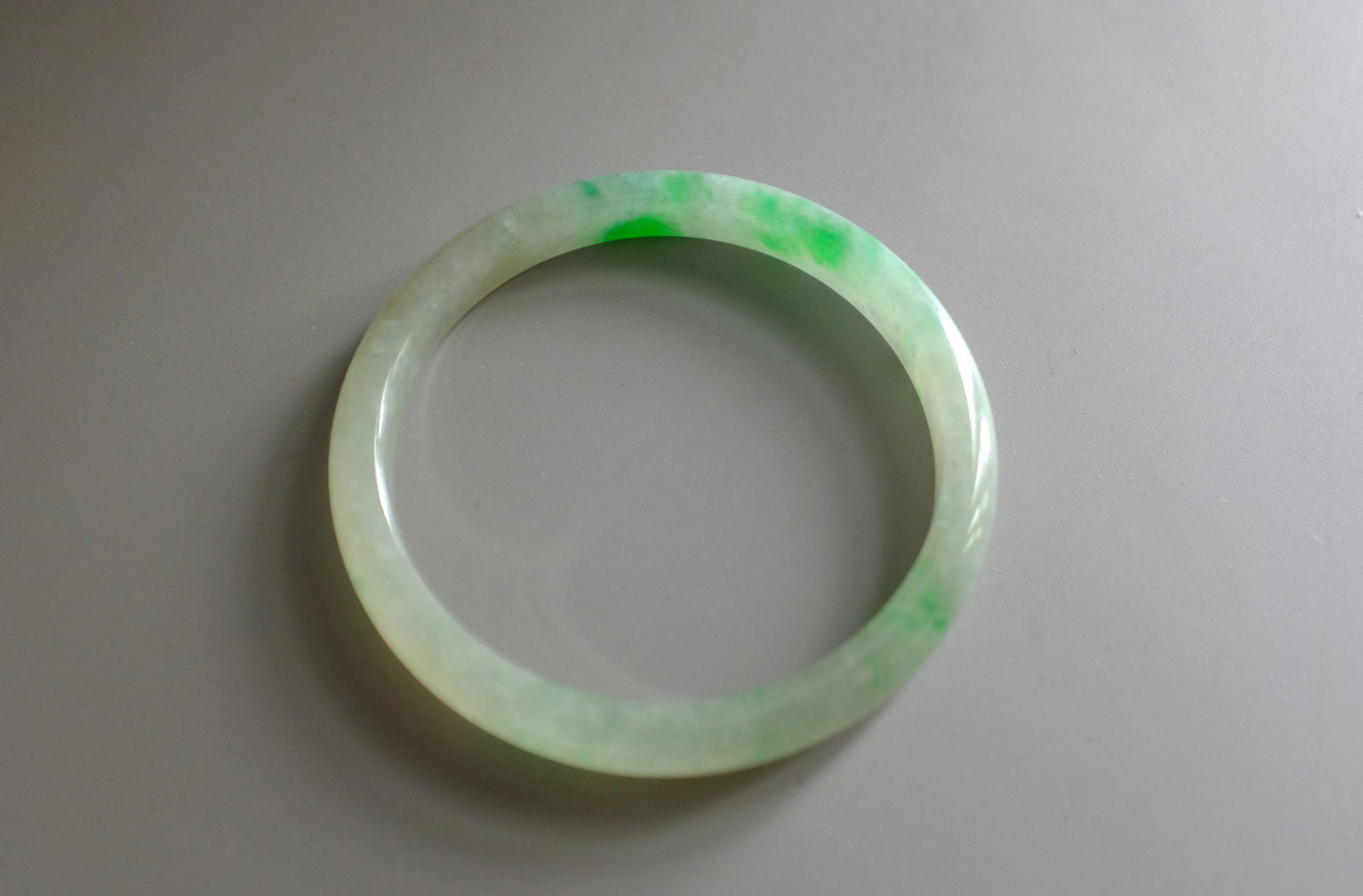 Gem Gardener, 52mm jade bangle, jade bangle singapore, jade bangle 50mm, translucent jade bangle, vintage jade bangle, burma jade bangle, natural jadeite jade bangle