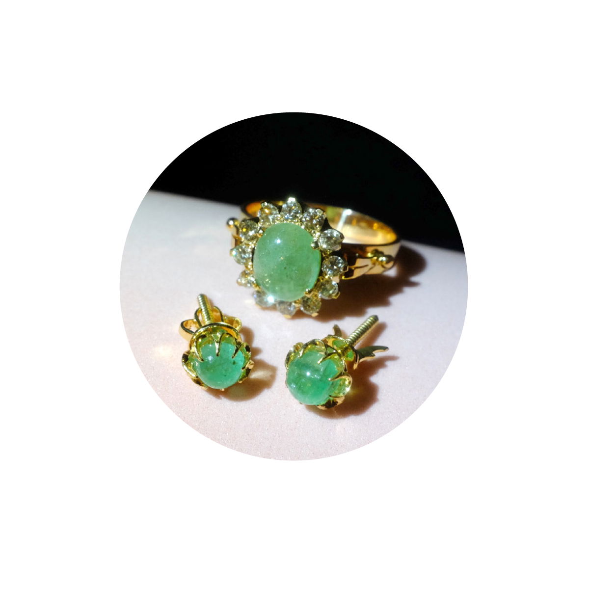 emerald diamond ring antique