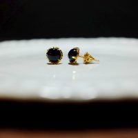 22k Small Onyx Stud Earrings Chinese