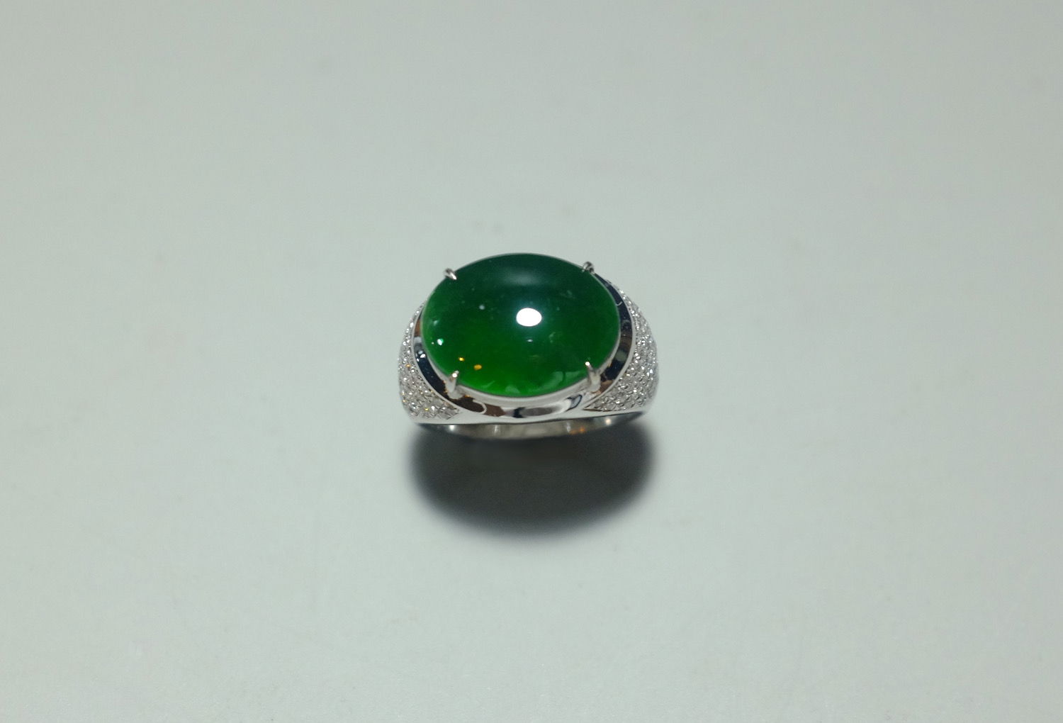 Gem Gardener, imperial green jade pendant jade pendant singapore, mottled jade pendant, dark green jade pendant, round jade pendant necklace, jade jewellery singapore