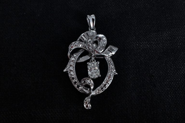 vintage diamond pendant, Gem Gardener, diamond pendant singapore, art nouveau pendant necklace, antique platinum diamond pendant, peranakan pendant, platinum pendant singapore, jade jewelry white gold