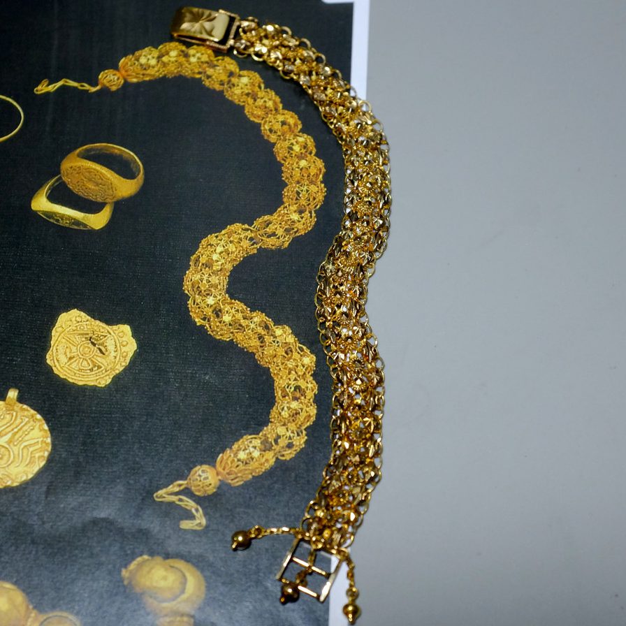 Gem Gardener, antique Chinese gold bracelets, antique gold bracelets for sale, antique Peranakan jewellery,antique Chinese jewelry, gold bracelet Singapore