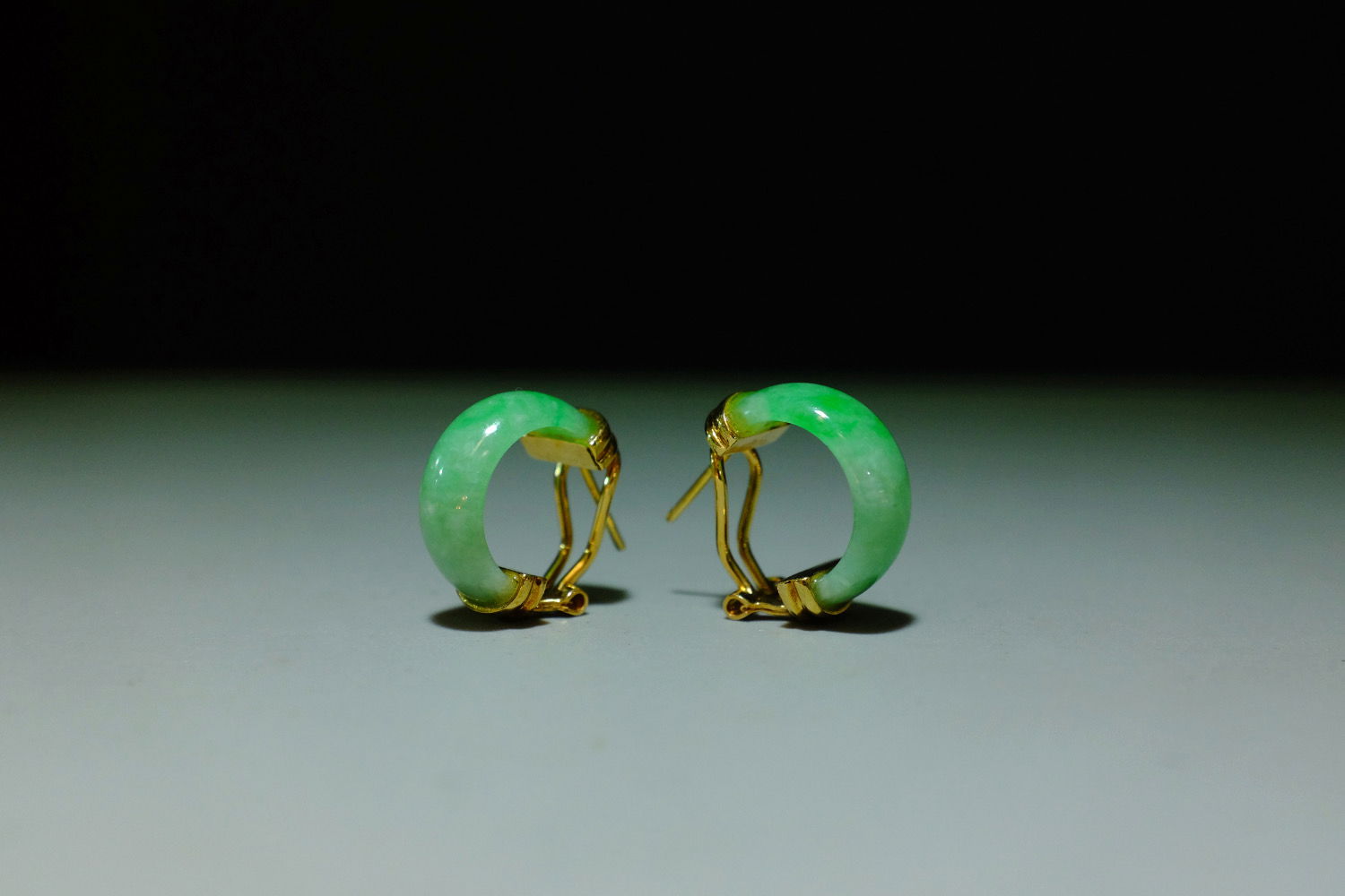 Gem Gardener, Antique jade hoop earrings gold, antique jade earrings gold, antique carved jade earrings, apple green jade earrings, jade earrings Singapore