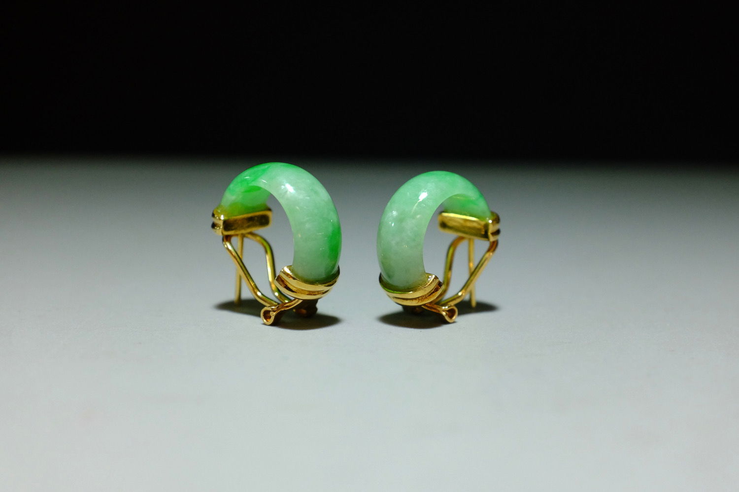 Gem Gardener, Antique jade hoop earrings gold, antique jade earrings gold, antique carved jade earrings, apple green jade earrings, jade earrings Singapore