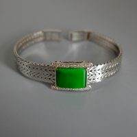 Gem Gardener, 18k white gold jade bracelet, imperial green jade bracelet, modern jade bracelet, modern jade jewellery Singapore, jadeite jade bangle bracelet, apple green jade bracelet, jade bracelet singapore, art deco jade bracelet, vintage chinese gold jewelry, art deco jade jewelry, jade bracelet singapore