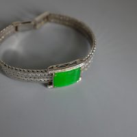 Gem Gardener, 18k white gold jade bracelet, imperial green jade bracelet, modern jade bracelet, modern jade jewellery Singapore, jadeite jade bangle bracelet, apple green jade bracelet, jade bracelet singapore, art deco jade bracelet, vintage chinese gold jewelry, art deco jade jewelry, jade bracelet singapore