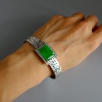 Gem Gardener, 18k white gold jade bracelet, imperial green jade bracelet, modern jade bracelet, modern jade jewellery Singapore, jadeite jade bangle bracelet, apple green jade bracelet, jade bracelet singapore, art deco jade bracelet, vintage chinese gold jewelry, art deco jade jewelry, jade bracelet singapore