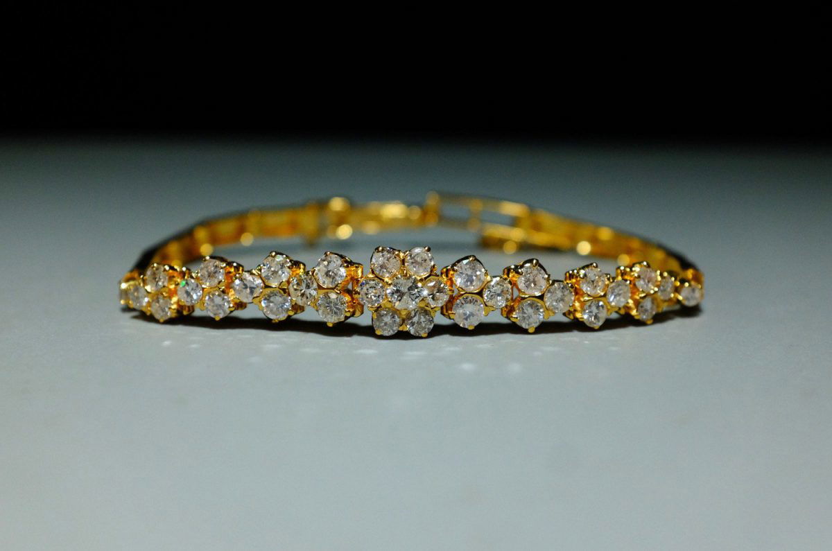 Petite Clover Diamond Bracelet 20k Vintage Chinese | Gem Gardener