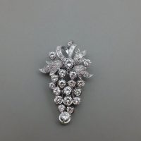 Gem Gardener, art nouveau diamond pendant, diamond cluster pendant white gold, grape diamond pendant, antique diamond pendant brooch, vintage diamond pendant white gold, antique white gold jewelry, white gold pendant singapore, diamond pendant singapore