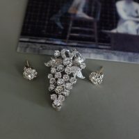 Gem Gardener, art nouveau diamond pendant, diamond cluster pendant white gold, grape diamond pendant, antique diamond pendant brooch, vintage diamond pendant white gold, antique white gold jewelry, white gold pendant singapore, diamond pendant singapore