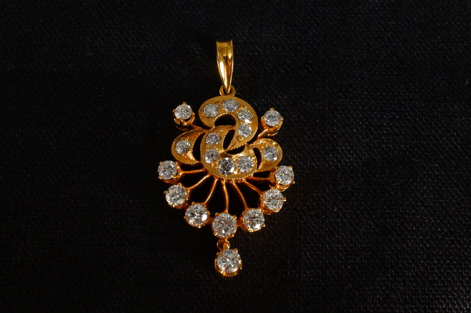 antique jewellery pendant