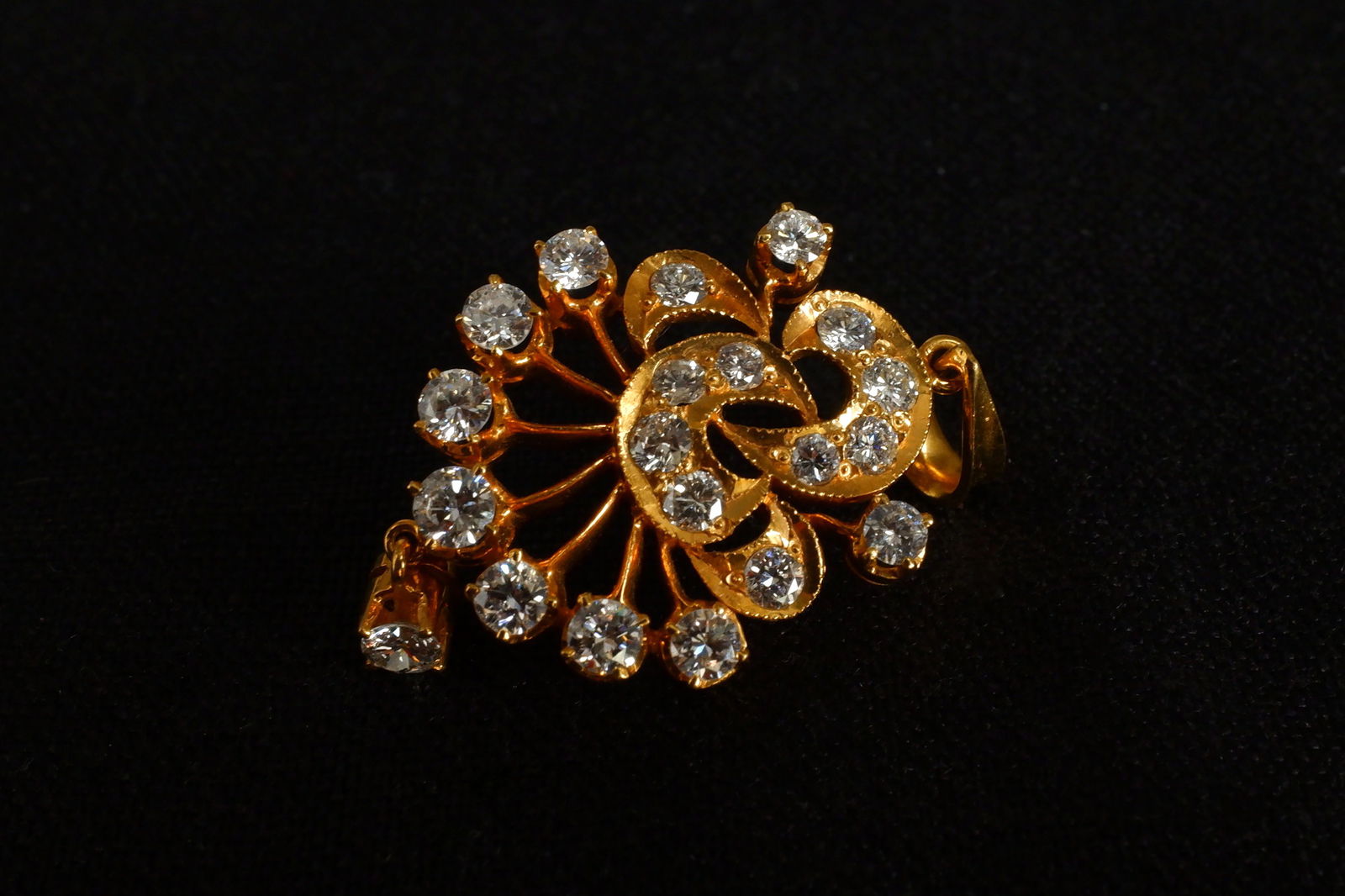 Gem Gardener, antique chinese gold jewelry, vintage chinese gold jewelry antique, vintage diamond pendants, diamond pendant singapore, antique gold diamond pendant, antique jewellery singapore, antique diamond jewellery, antique chinese jewelry, vintage chinese jewelry, vintage oriental jewelry