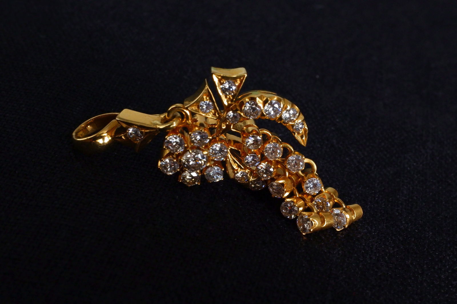 Gem Gardener, antique chinese gold jewelry, vintage chinese gold jewelry antique, vintage diamond pendants, diamond pendant singapore, antique gold diamond pendant, antique jewellery singapore, antique diamond jewellery, antique chinese jewelry, vintage chinese jewelry, vintage oriental jewelry