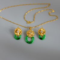 Gem Gardener, jade donut pendant necklace, jade diamond pendant necklace, jadeite jade donut pendant, art deco jade pendant, antique jade pendant necklace, jade jewellery singapore, apple green jade earrings, jade donut earrings