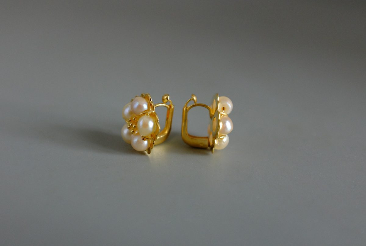 Antique Pearl Huggie Earring Studs 20k Chinese