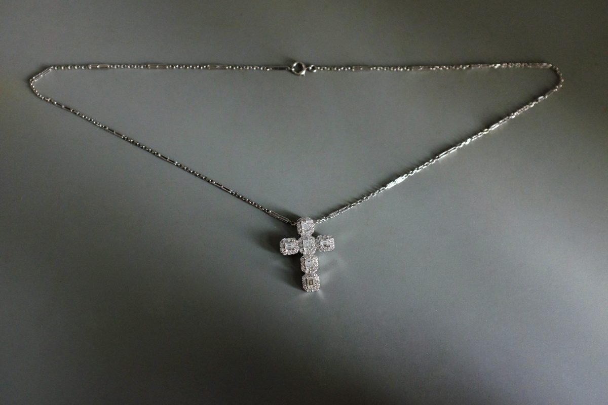 silver platinum necklace