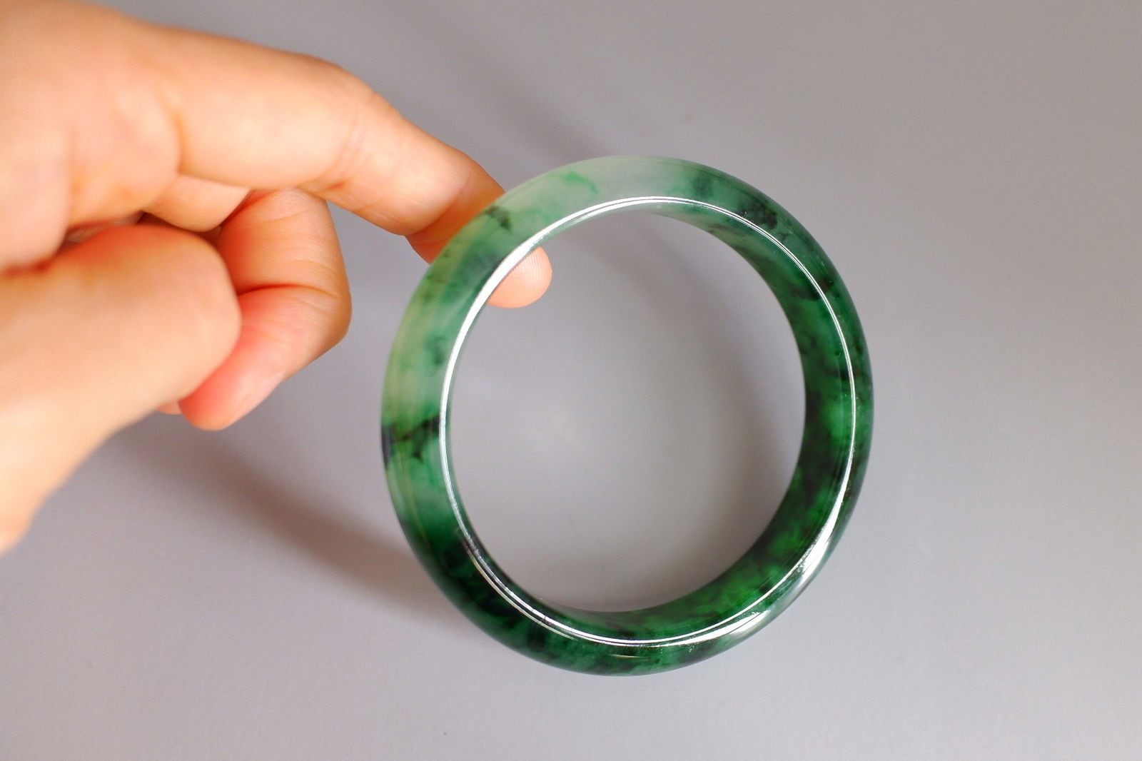 Gem Gardener, moss jade bangle, green jadeite jade bangle, burmese jade bangle for sale, burma jade bangle singapore, 57mm jade bangle, 56mm jade bangle, Lao Keng jade, jade bangle singapore