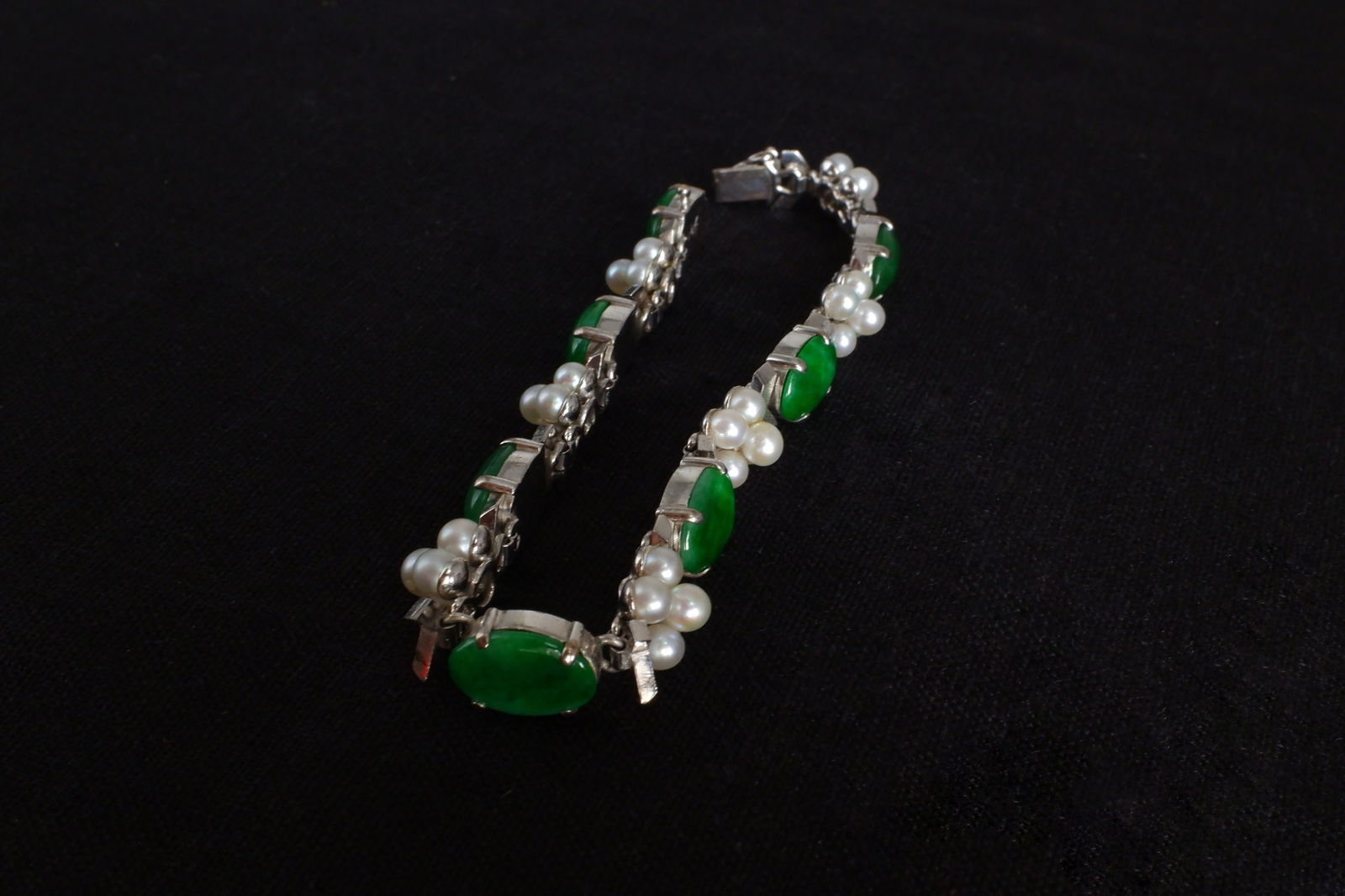 Gem Gardener, jade pearl bracelet, vintage jade bracelet, jade bracelet white gold, vintage jade jewellery, jade bracelet singapore, jade jewellery singapore, antique jade jewellery, art deco jade jewelry