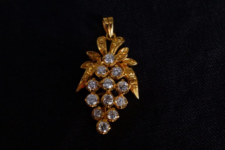 Gem Gardener, antique chinese gold jewelry, vintage chinese gold jewelry antique, vintage diamond pendants, diamond pendant singapore, antique gold diamond pendant, antique jewellery singapore, antique diamond jewellery, antique chinese jewelry, vintage chinese jewelry, vintage oriental jewelry