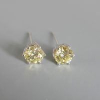 2ct Light Yellow Diamond Stud Earrings 18k