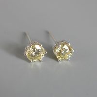 2ct Light Yellow Diamond Stud Earrings 18k