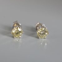 2ct Light Yellow Diamond Stud Earrings 18k