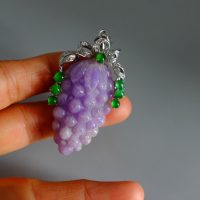 Carved Lavender Jade Grape Pendant 18k Art Nouveau