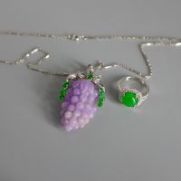 Carved Lavender Jade Grape Pendant 18k Art Nouveau