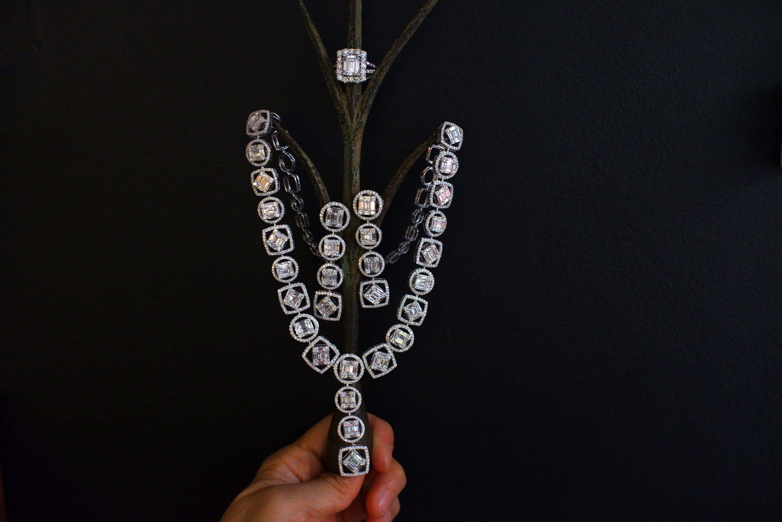 Gem Gardener, statement necklace singapore, diamond riviere necklace, diamond studded choker necklace, white diamond statement necklace, diamond necklace earring set, diamond necklace set singapore, diamond jewellery singapore, cocktail jewellery hong kong, cocktail necklace and earrings