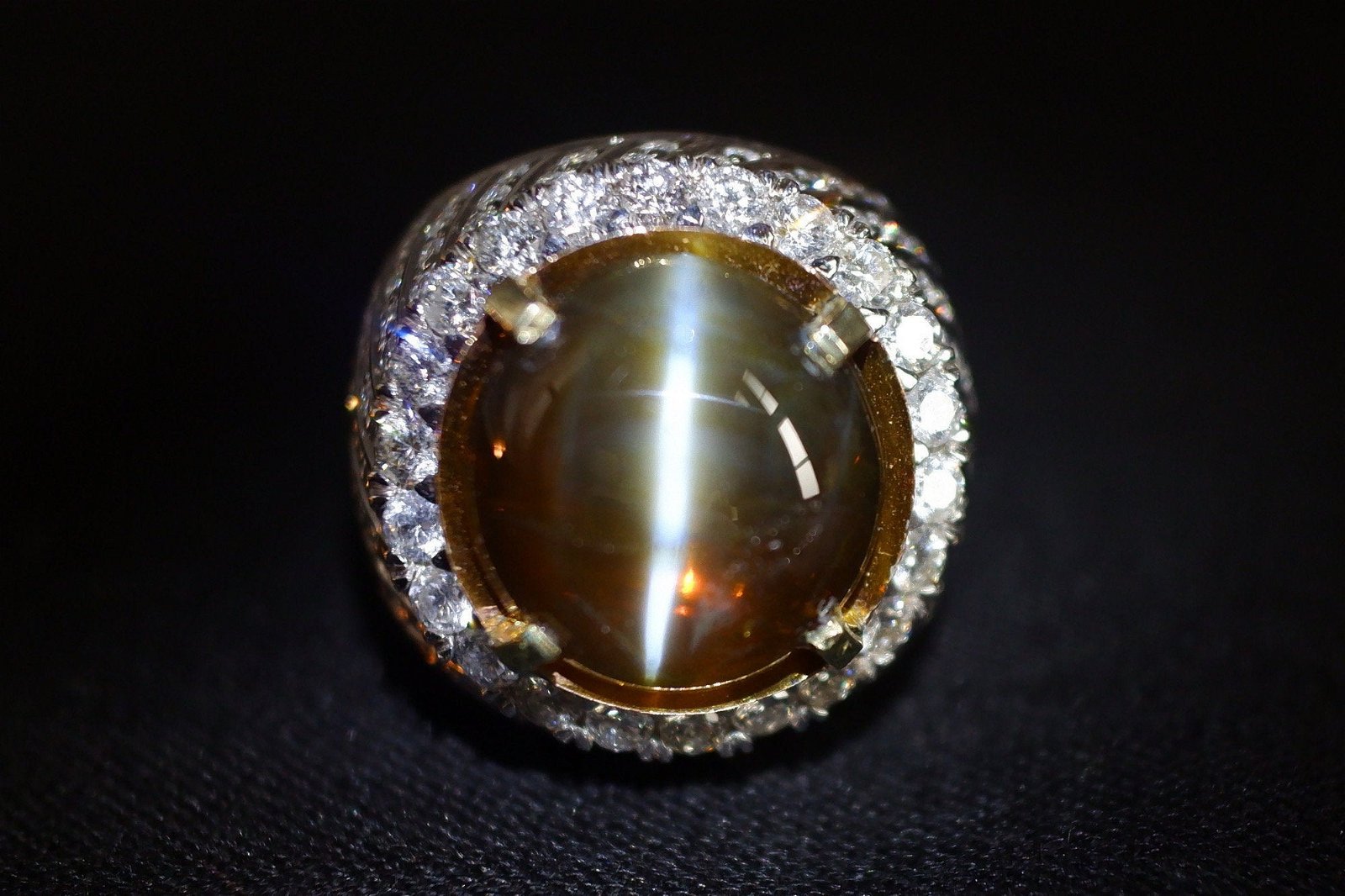 Gem Gardener, cat's eye alexandrite ring, men's chrysoberyl cat's eye ring, cat's eye ring singapore, cat's eye stone jewelry, mens vintage solid gold rings, vintage mens rings for sale, cat's eye chrysoberyl alexandrite