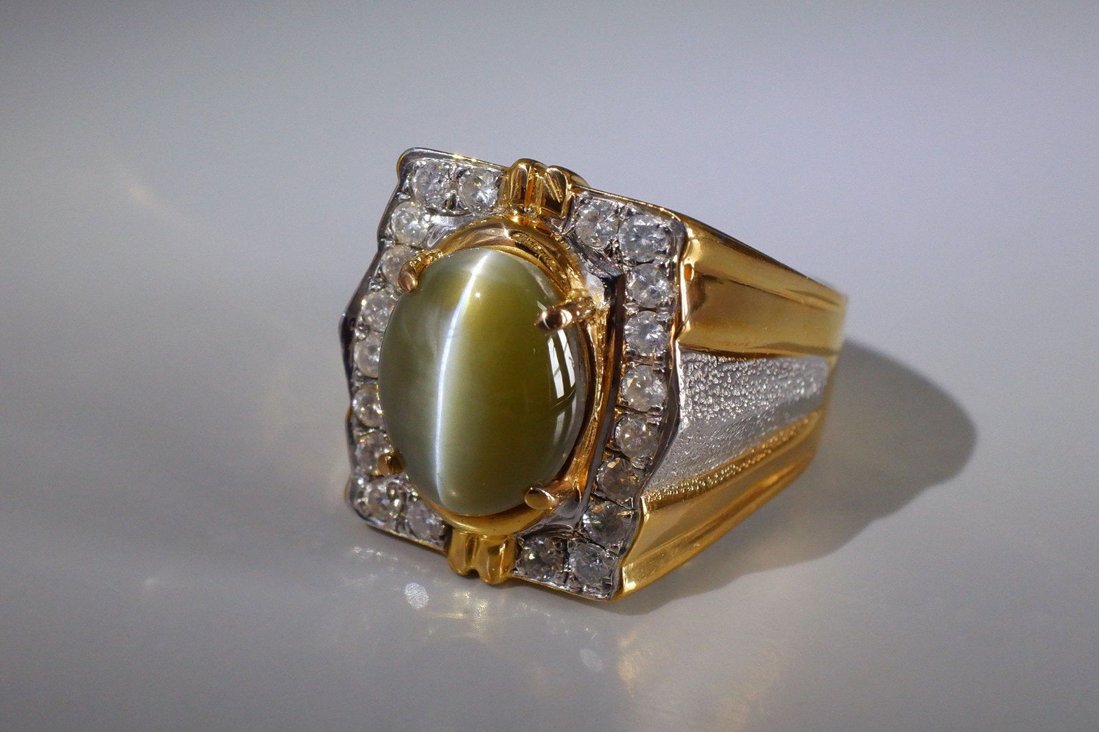 6ct Cat's Eye Men's Ring 22k Gold Gem Gardener