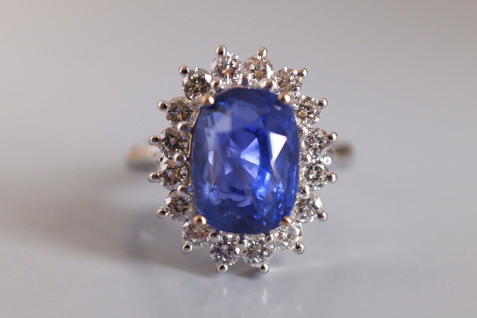 Gem Gardener, unheated blue sapphire ring, blue sapphire ring princess diana, cornflower blue sapphire ring, blue sapphire ring singapore, blue sapphire engagement rings singapore