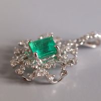 Colombian Emerald Snowflake Diamond Pendant 18k