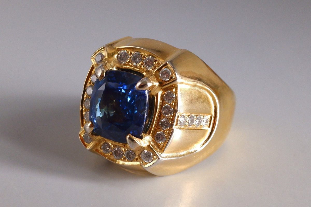 6ct Dark Blue Sapphire Men's Ring 18k 