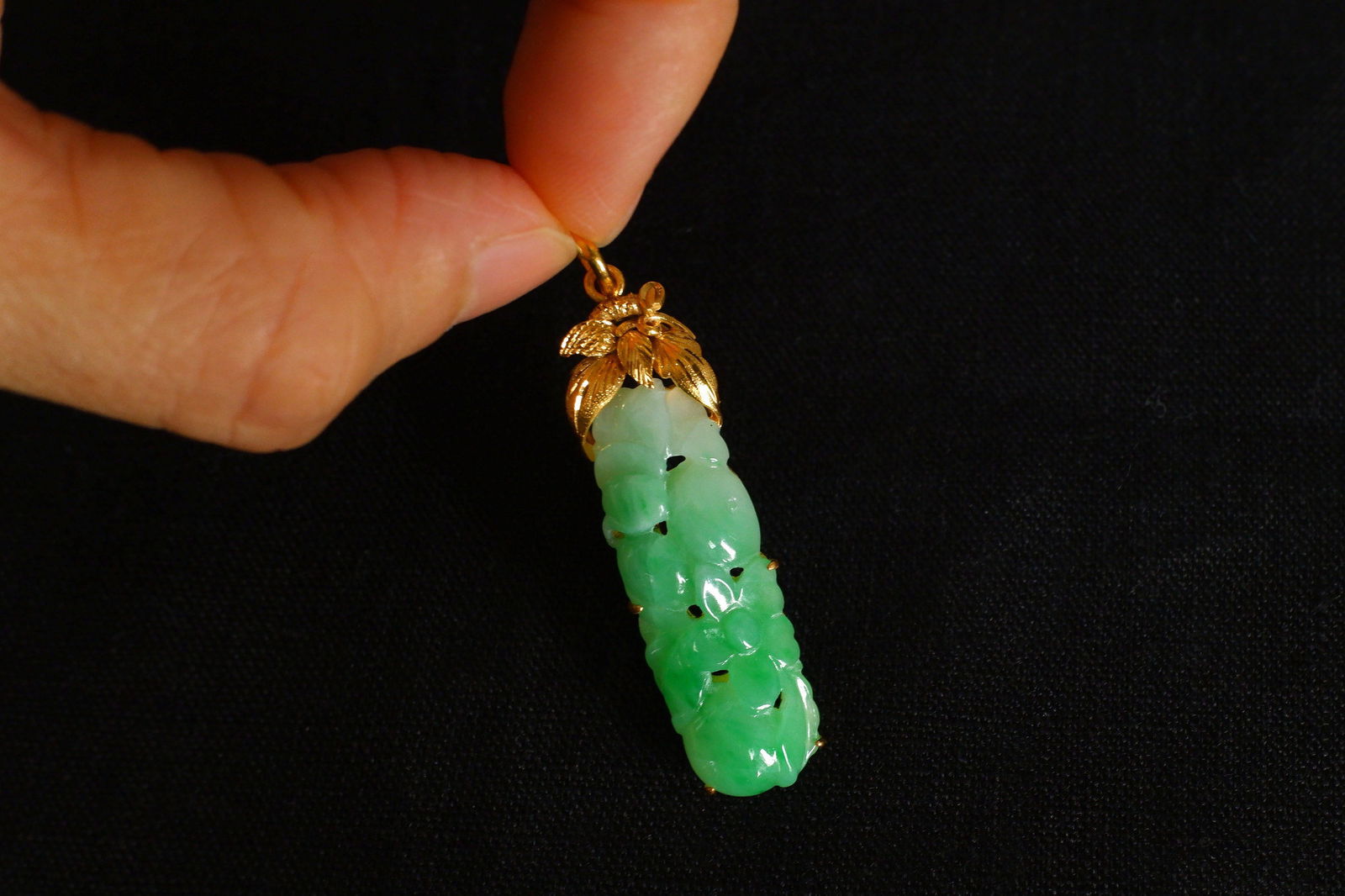 Gem Gardener, carved jade pendant antique, vintage carved jade pendant, jade pendant singapore, vintage jade jewelry for sale, antique jade jewelry for sale, jade jewelry singapore, art nouveau jade