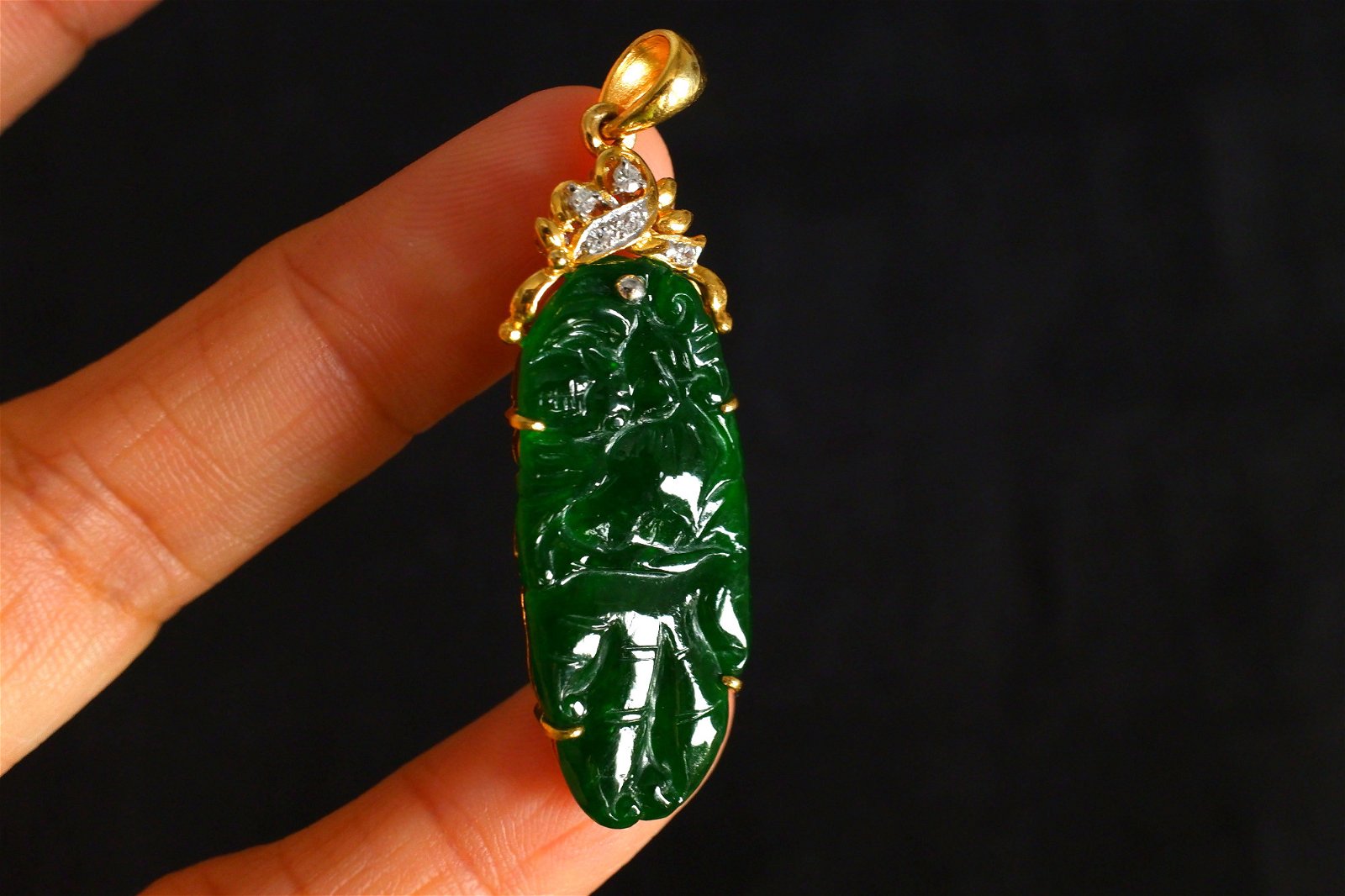 Gem Gardener, carved jade pendant antique, vintage carved jade pendant, jade pendant singapore, vintage jade jewelry for sale, antique jade jewelry for sale, jade jewelry singapore, art nouveau jade