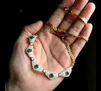 emerald diamond necklace video