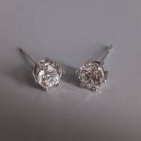 Gem Gardener, 1ct diamond stud earrings, diamond stud earrings 1 carat each, diamond stud earrings singapore, d vs2 diamond, f vs1 diamond, 2ct diamond stud earrings white gold, buy GIA certified diamond stud earrings, diamond jewellery singapore, diamond jewelry singapore, fine diamond jewellery online shopping