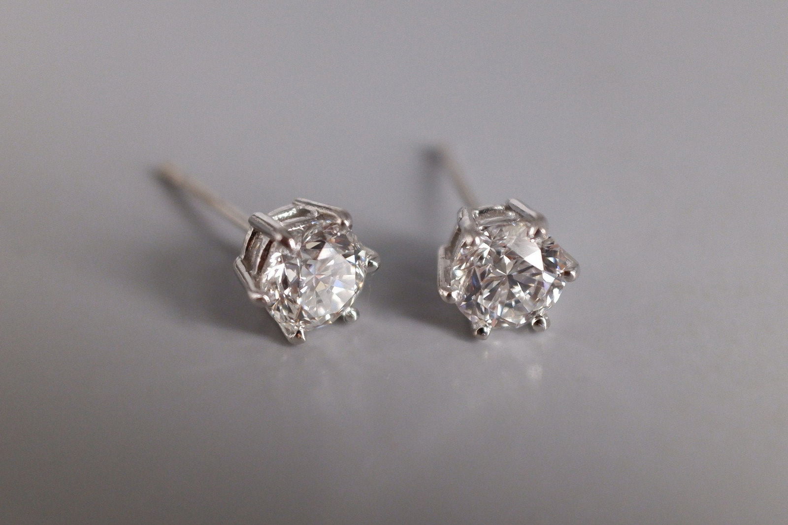 Gem Gardener, 1ct diamond stud earrings, diamond stud earrings 1 carat each, diamond stud earrings singapore, d vs2 diamond, f vs1 diamond, 2ct diamond stud earrings white gold, buy GIA certified diamond stud earrings, diamond jewellery singapore, diamond jewelry singapore, fine diamond jewellery online shopping