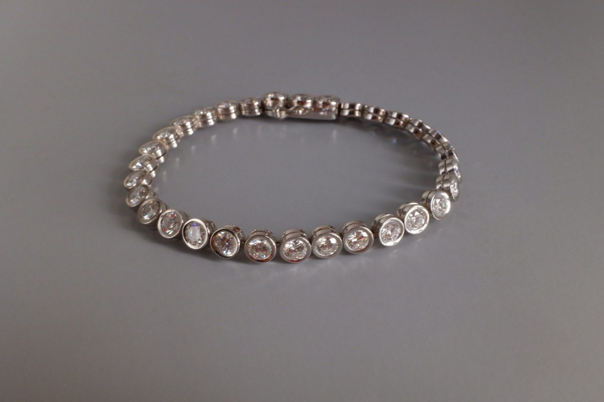 Gem Gardener, bezel set diamond tennis bracelet, 12 ctw tennis bracelet, 10 ctw diamond tennis bracelet, 8 ctw diamond tennis bracelet, 6 ctw diamond tennis bracelet, 15 point diamond tennis bracelet, diamond tennis bracelet singapore, diamond bracelet singapore, tennis bracelet singapore, tennis necklace singapore, riviera diamond tennis necklace, diamond riviera necklace, buy diamond tennis necklace, diamond necklace singapore, diamond jewellery singapore, diamond jewelry singapore, fine diamond jewellery online shopping, diamond jewelry stores in singapore, diamond shopping singapore, diamond anniversary gifts, fine diamond jewellery online shopping
