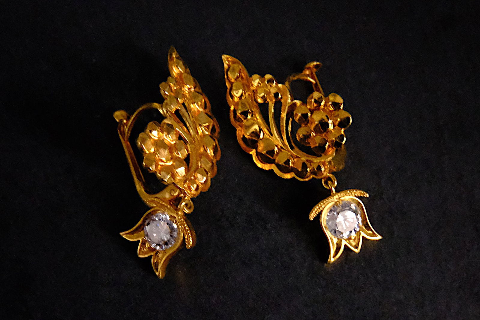 Gem Gardener, gold wing earrings, wind diamond earrings, wing feather earrings, antique chinese earrings, antique indian earrings, indian gold earrings