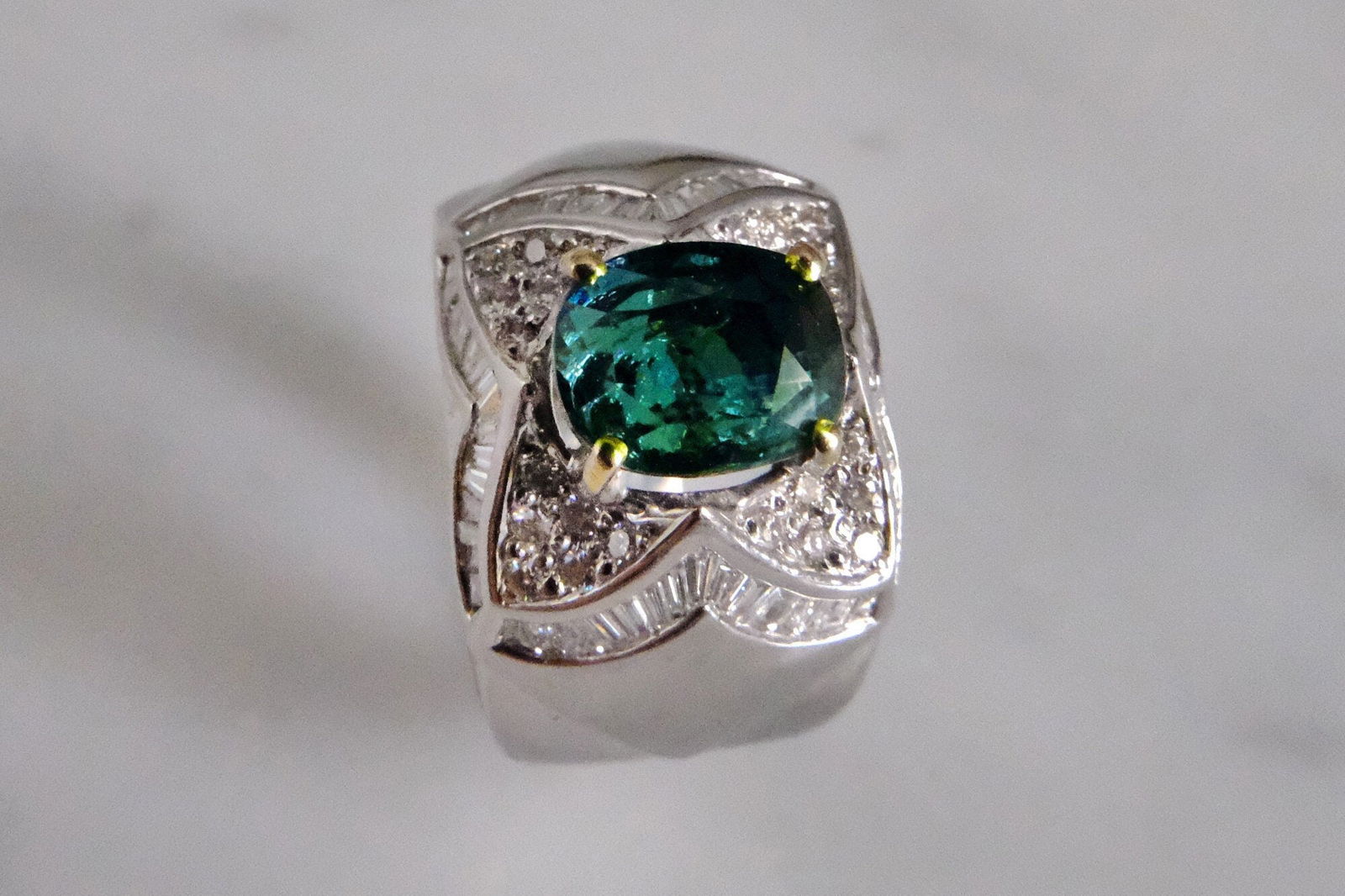 Gem Gardener, alexandrite diamond ring, Brazilian alexandrite ring, alexandrite ring singapore, rare gemstones for sale, 4 ct alexandrite