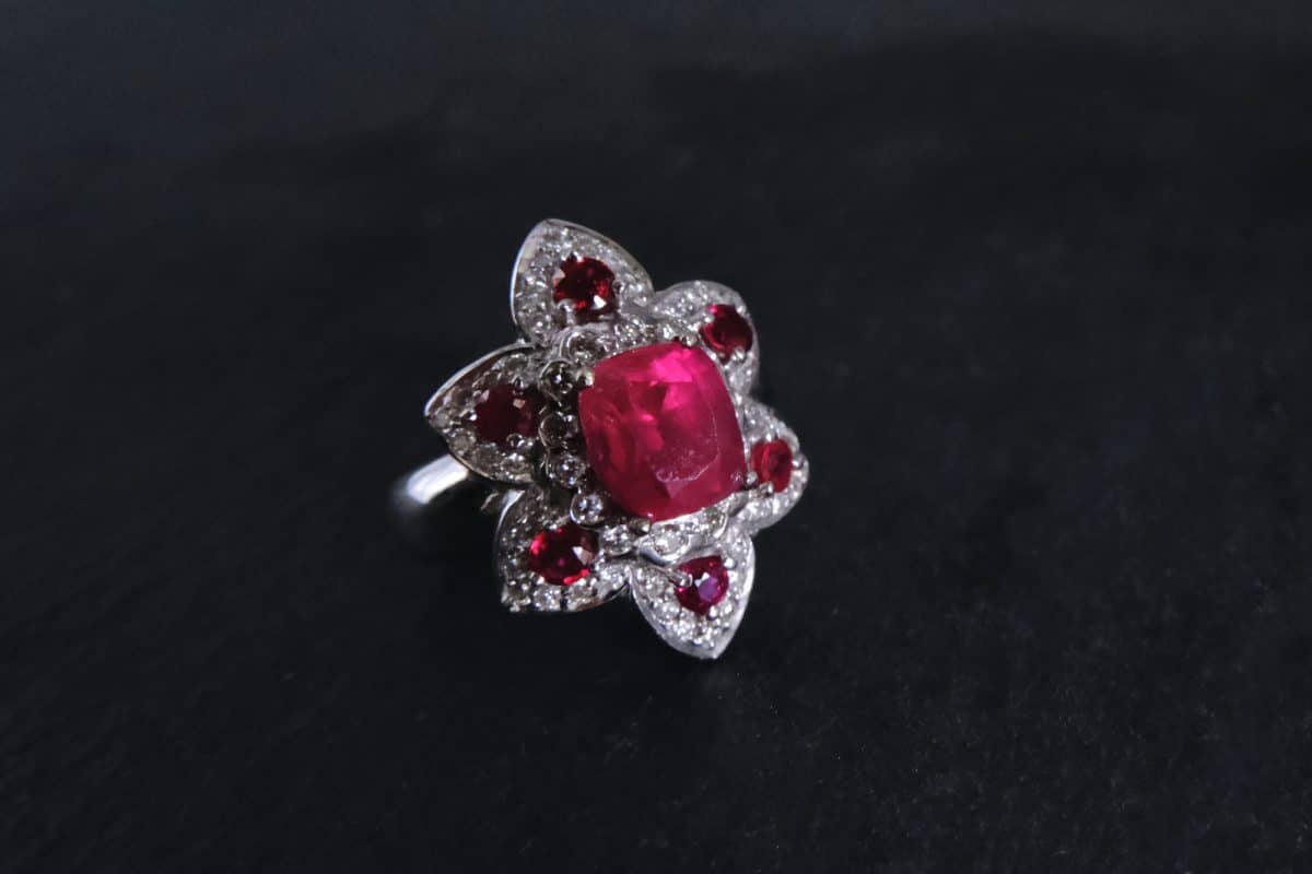 Unheated Ruby Flower Cluster Ring 18k
