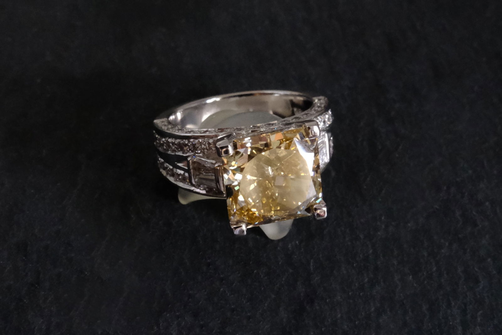 Gem Gardener, type IIa diamond, golconda diamond ring for sale, diamond ring singapore, rare diamond rings