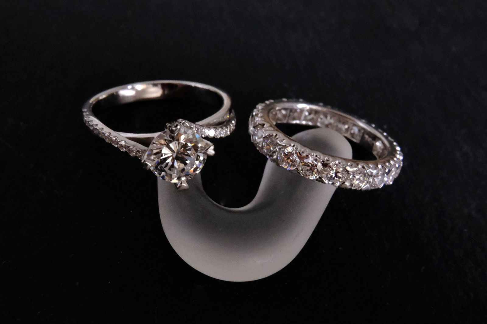Gem Gardener, solitaire and eternity band, 1 carat diamond ring with wedding band, diamond solitaire with wedding band, 1 carat diamond ring singapore, engagement ring singapore